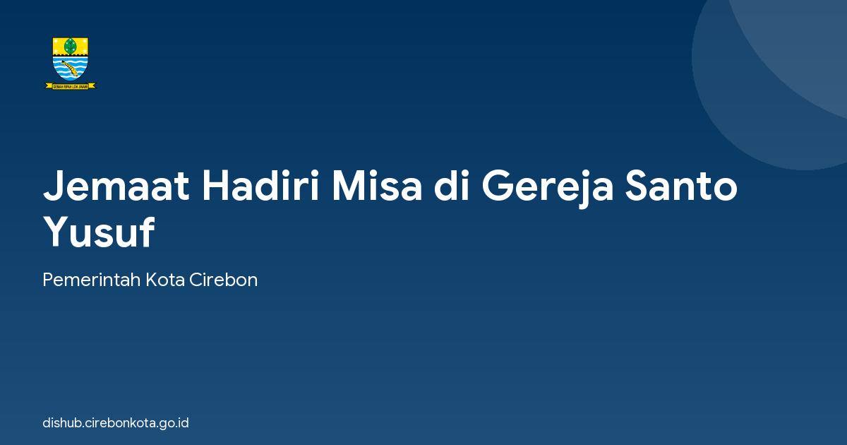 Jemaat Hadiri Misa di Gereja Santo Yusuf