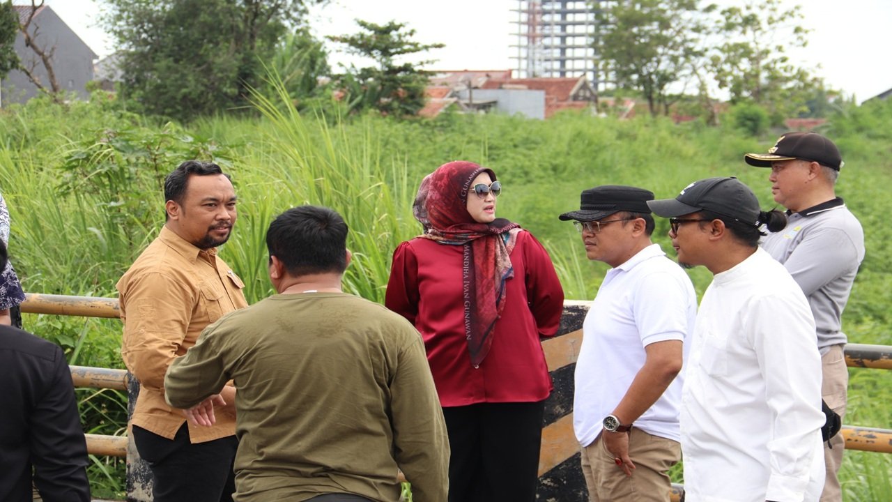 Wakil Wali Kota Cirebon Tinjau Rencana Perbaikan Jembatan Kelurahan Larangan